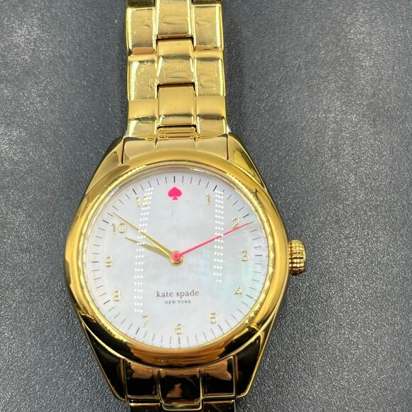 Kate Spade New York 0027
Women\'s Gold Stainless Steel
Analog Seaport Watch EY582 main image 5